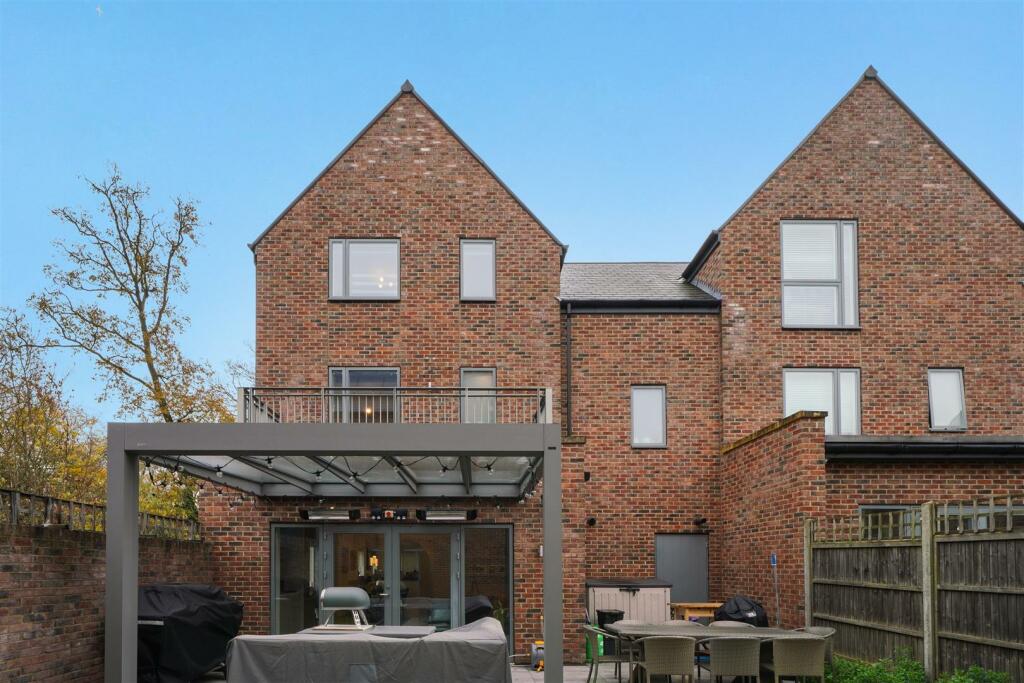 7 Irwin Close - 3RLIFgZ8EEKYwdx8S1Ja.jpg