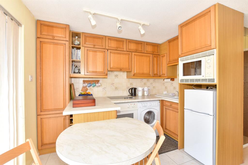 Lounge/Kitchen