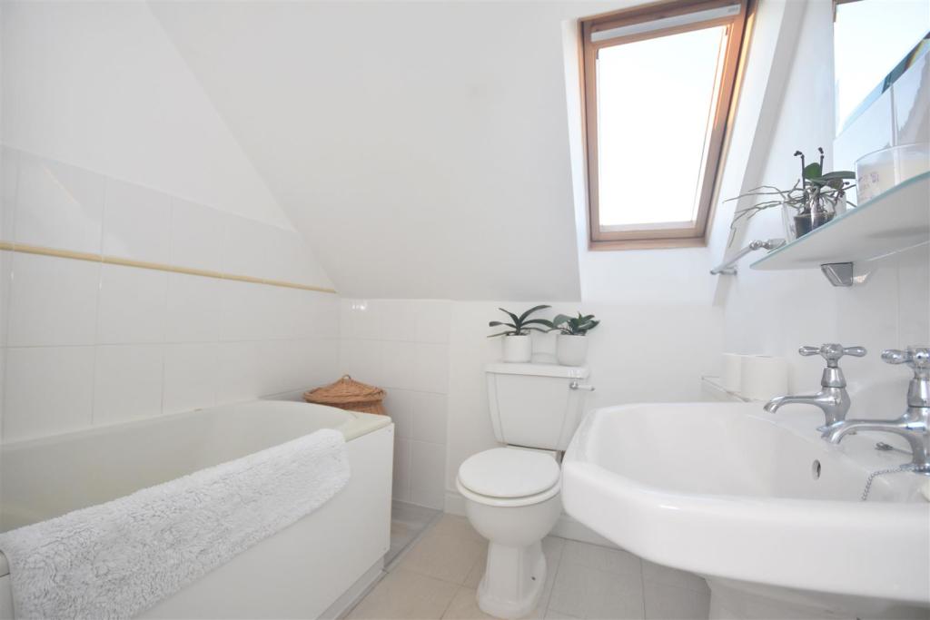 Bathroom.jpg