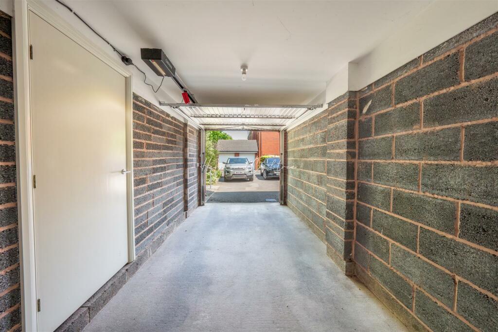 Doe Close, Penylan, HernCrabtree (8).jpg