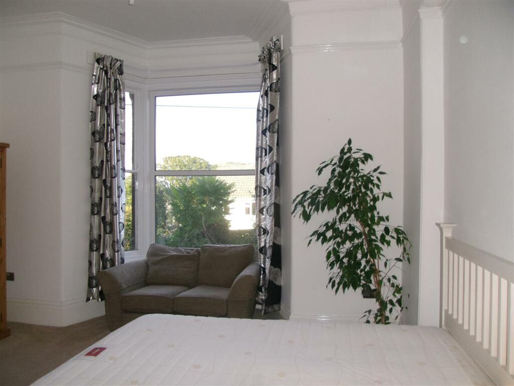 Bed/Sitting Room