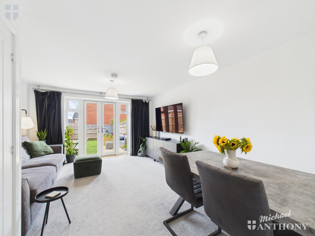 CAM03218G0-PR0722-STILL016