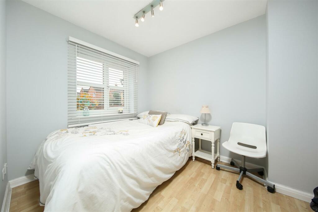 Bed3.jpg