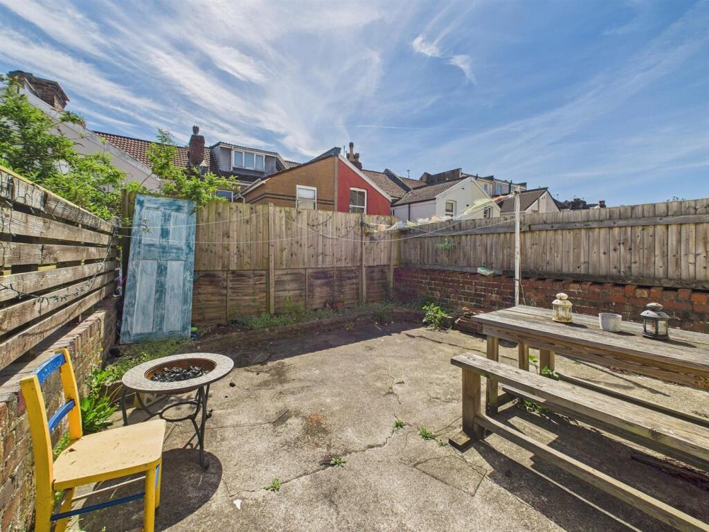 12 - Period 5 Bedroom HMO.jpg