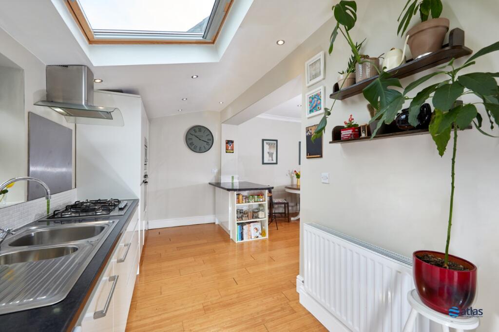 Kitchen / Dining Area