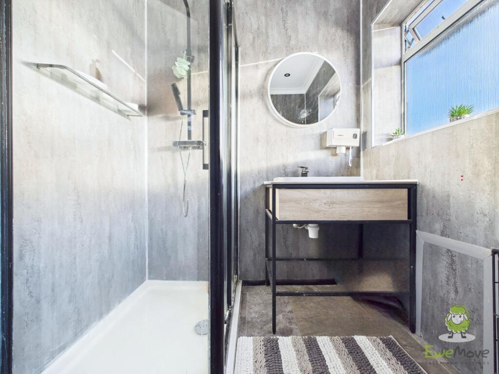 CAM01543G0-PR0164-STILL033