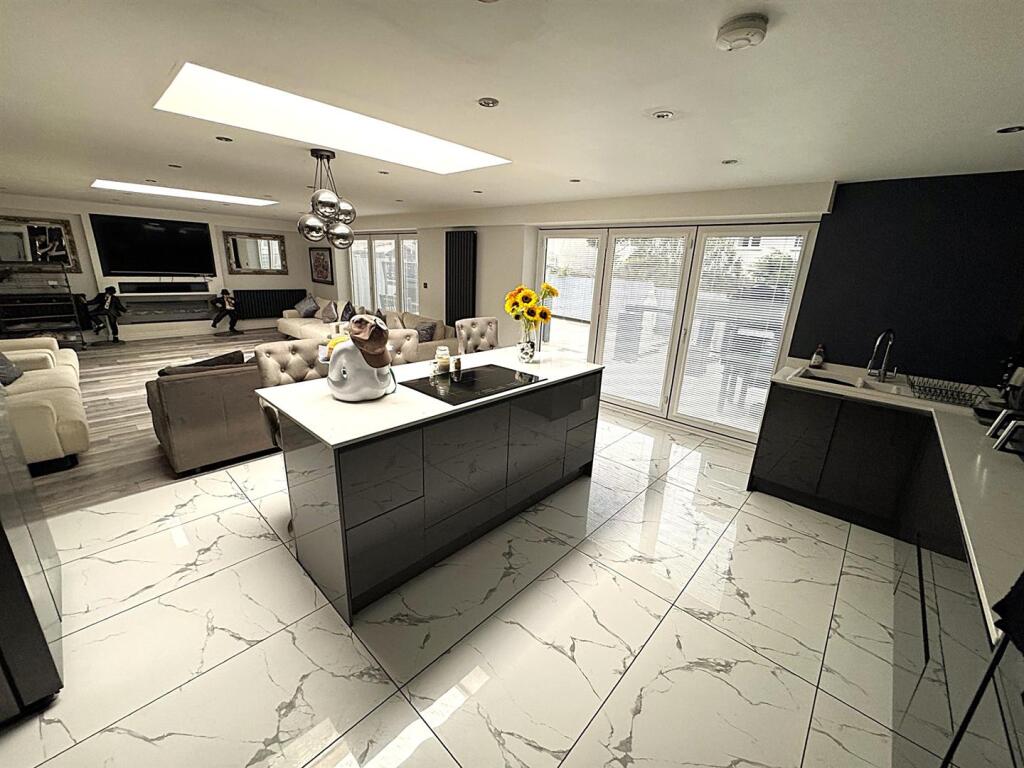 thumbnail_image0 (4).jpg