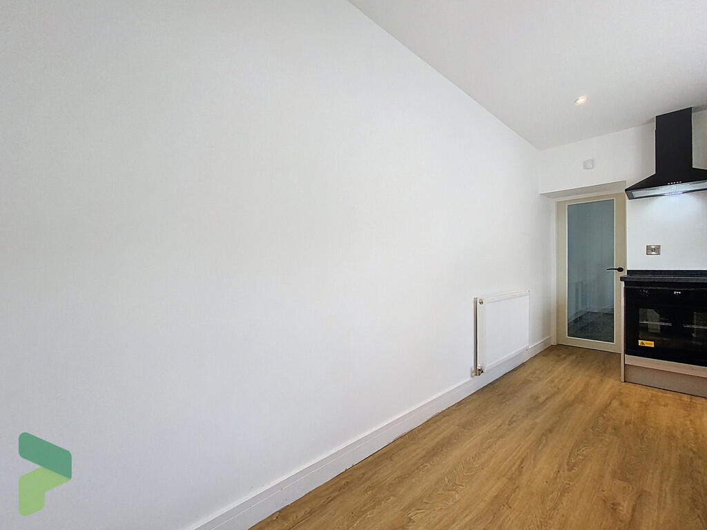 Newly Fitted Kitc...