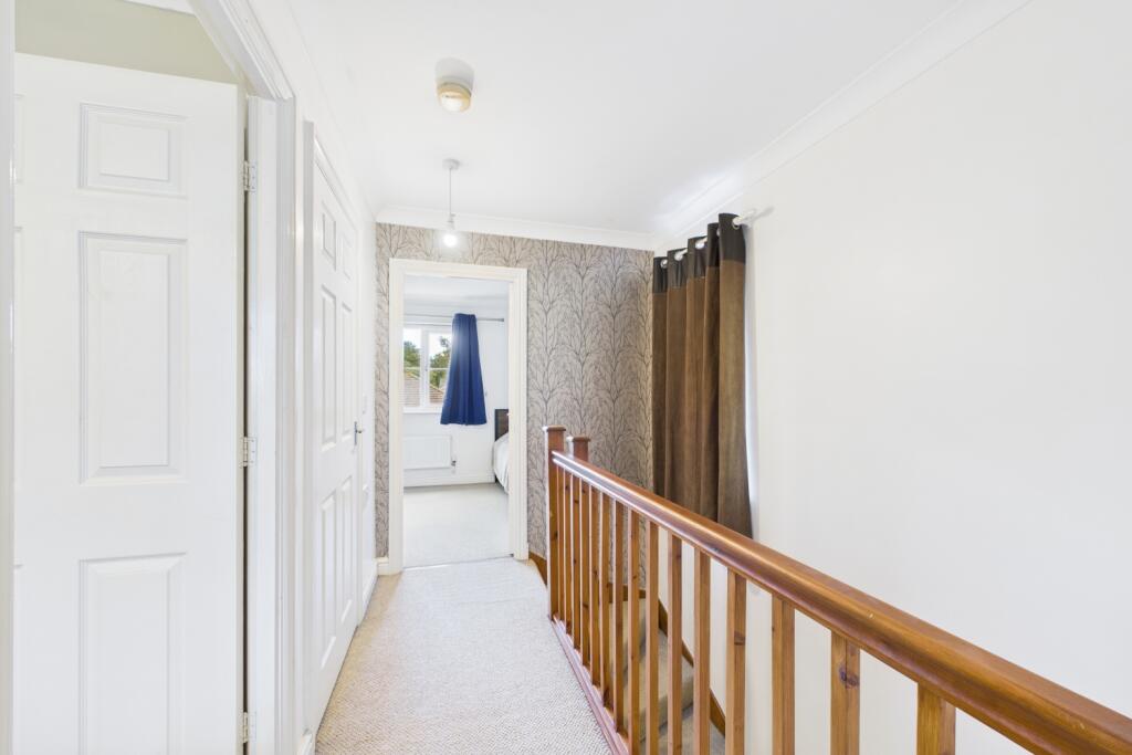 EweMove Spalding -  Finlay Close - Landing