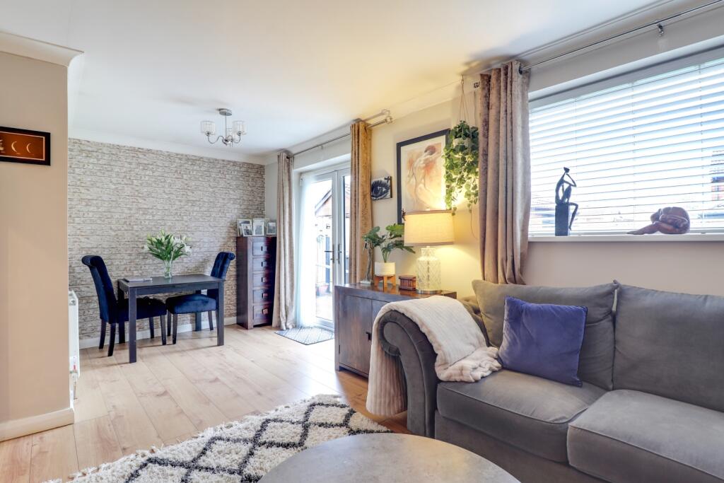 Lounge and dinning room 