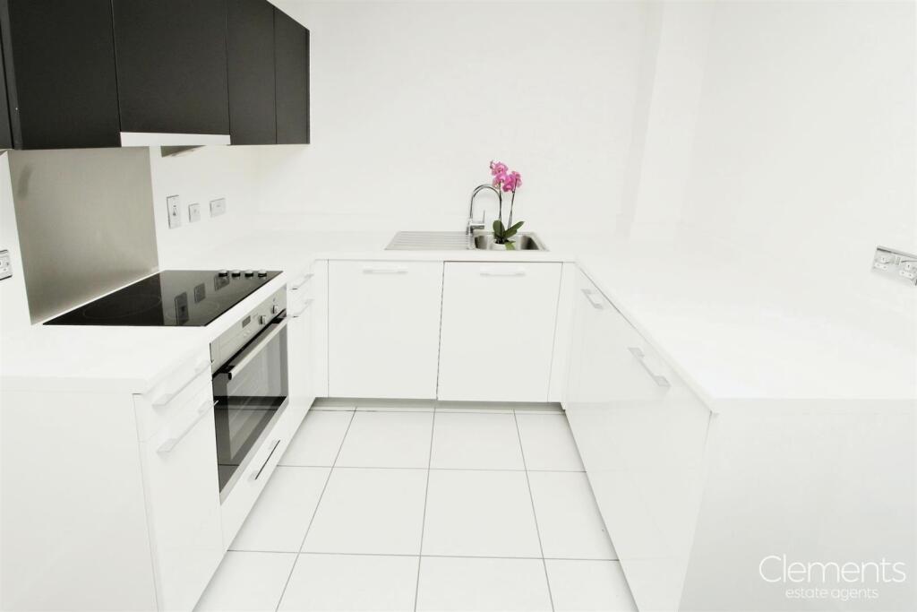 585701bd-KITCHEN 201.JPG