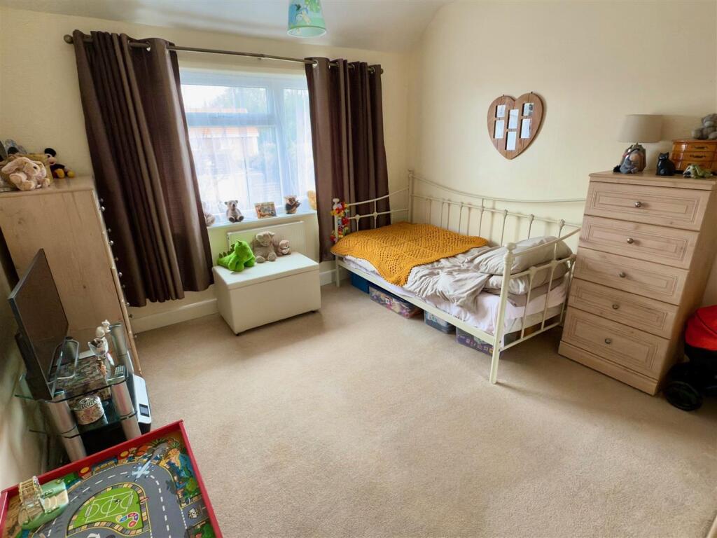 BED 2.jpg