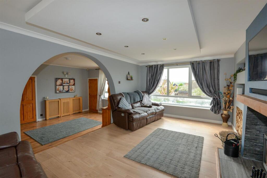 Living Room 4.jpg