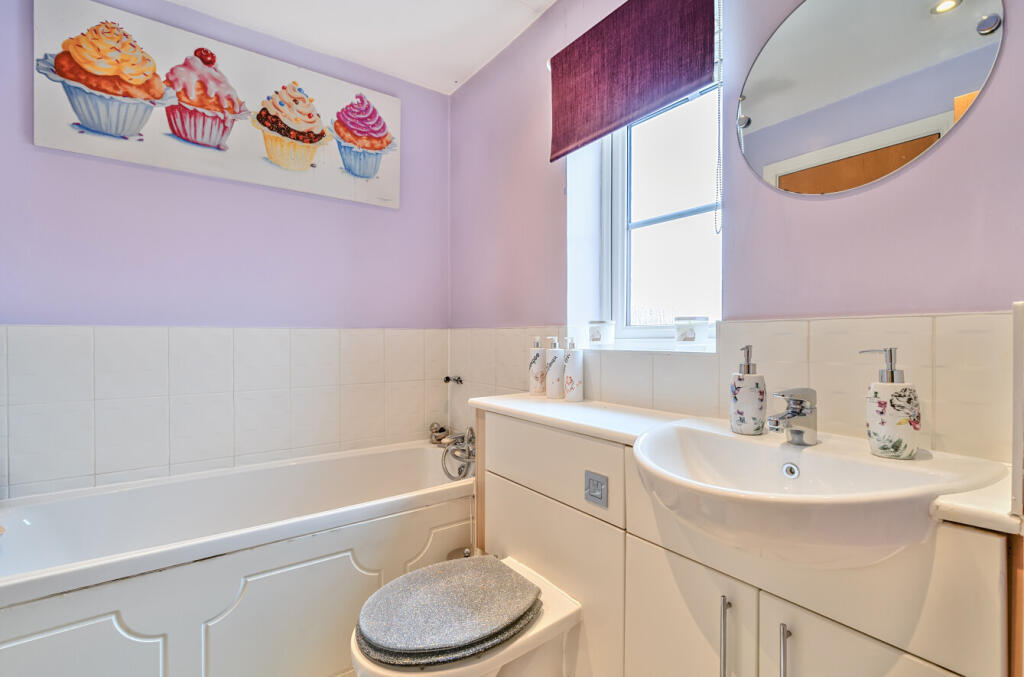 1304500-1-6848136...