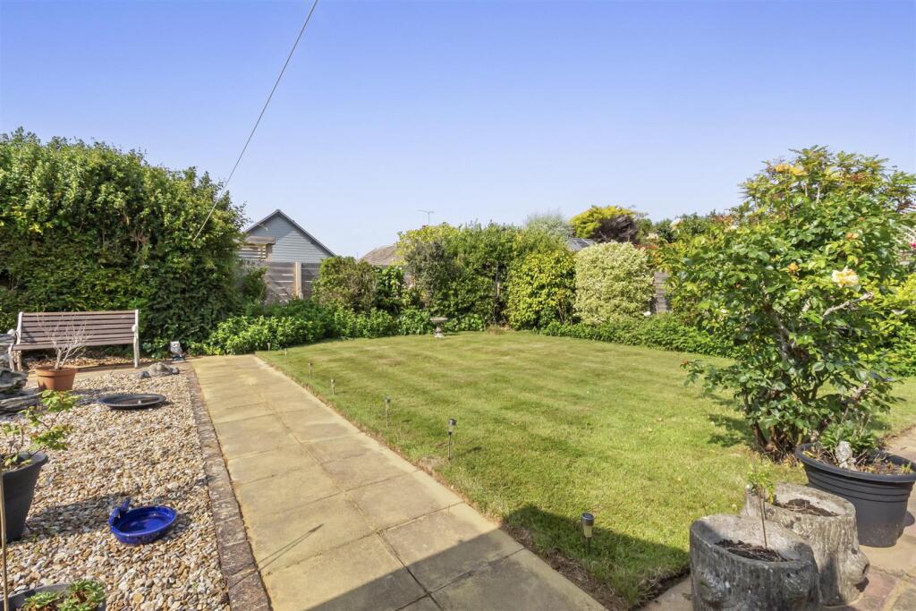 Goring Way 208-015.jpg