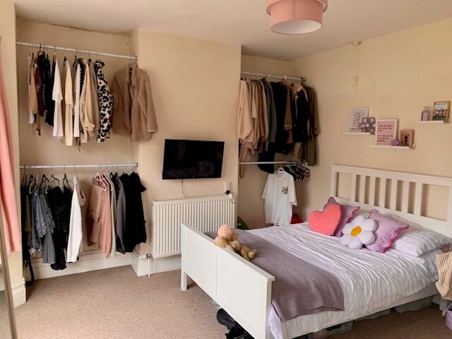 Bed 1 Photo 2
