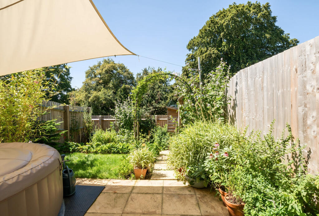 1327052-17-6883d5...