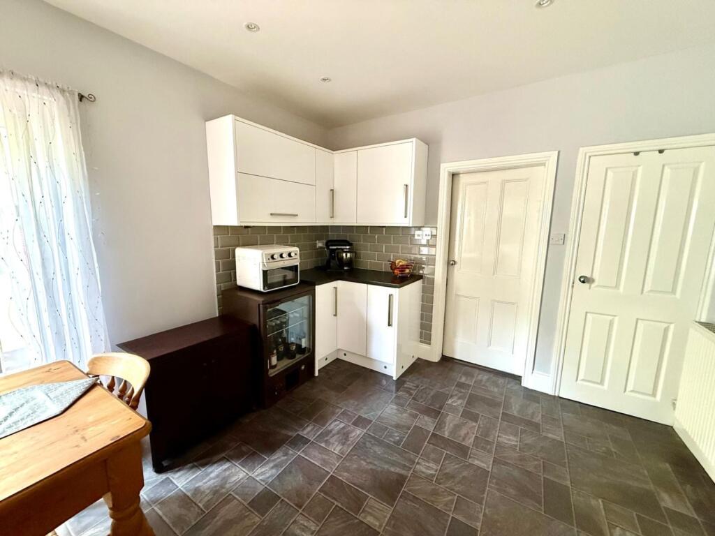 6 queen street-kitchen 2