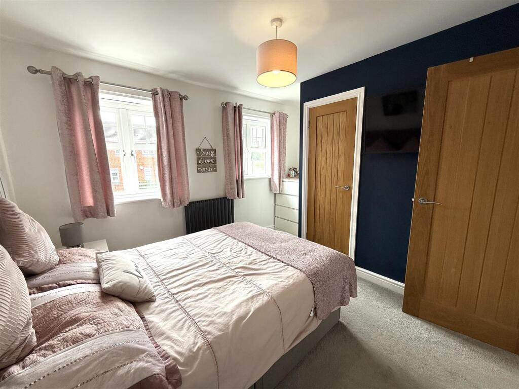 5 york close bed 4.jpeg