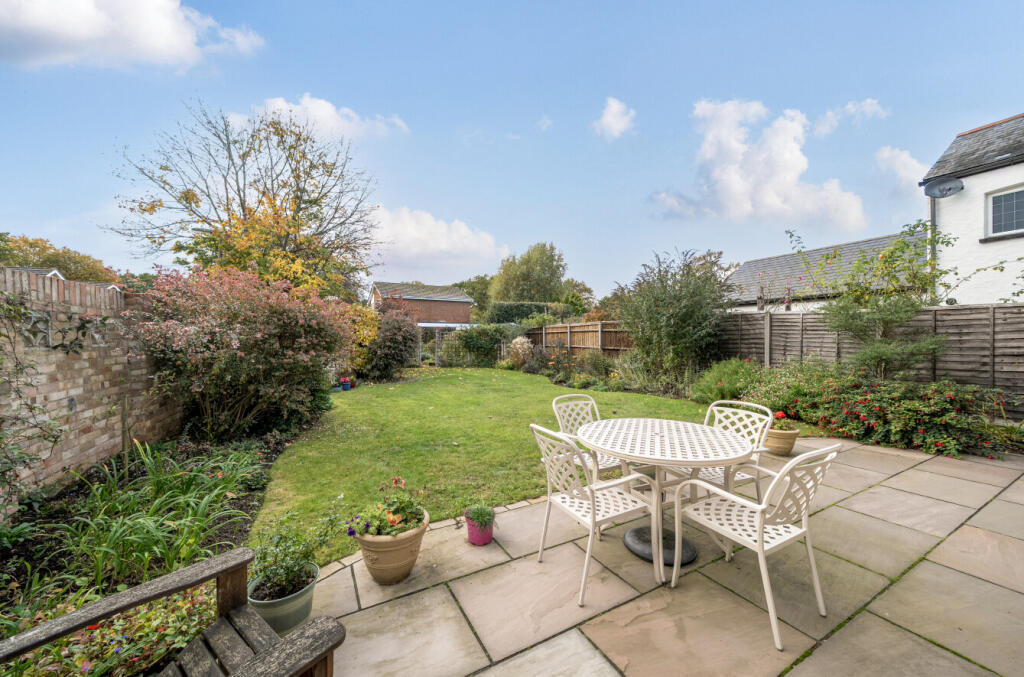 1370765-3-68f7a0c...