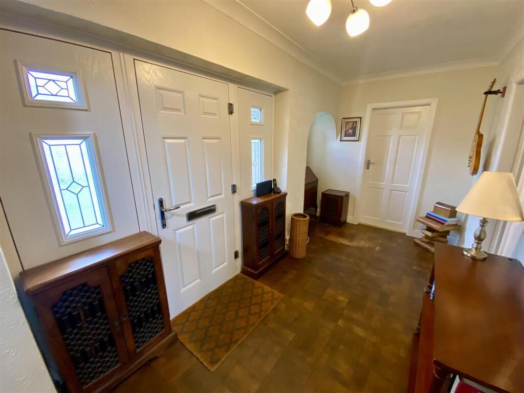 Bramleys Estate Agents - 67 West Royd Avenue - Mir