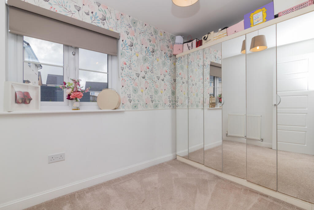 4 Glengariff Way Elderslie  PA5 9BY L-13
