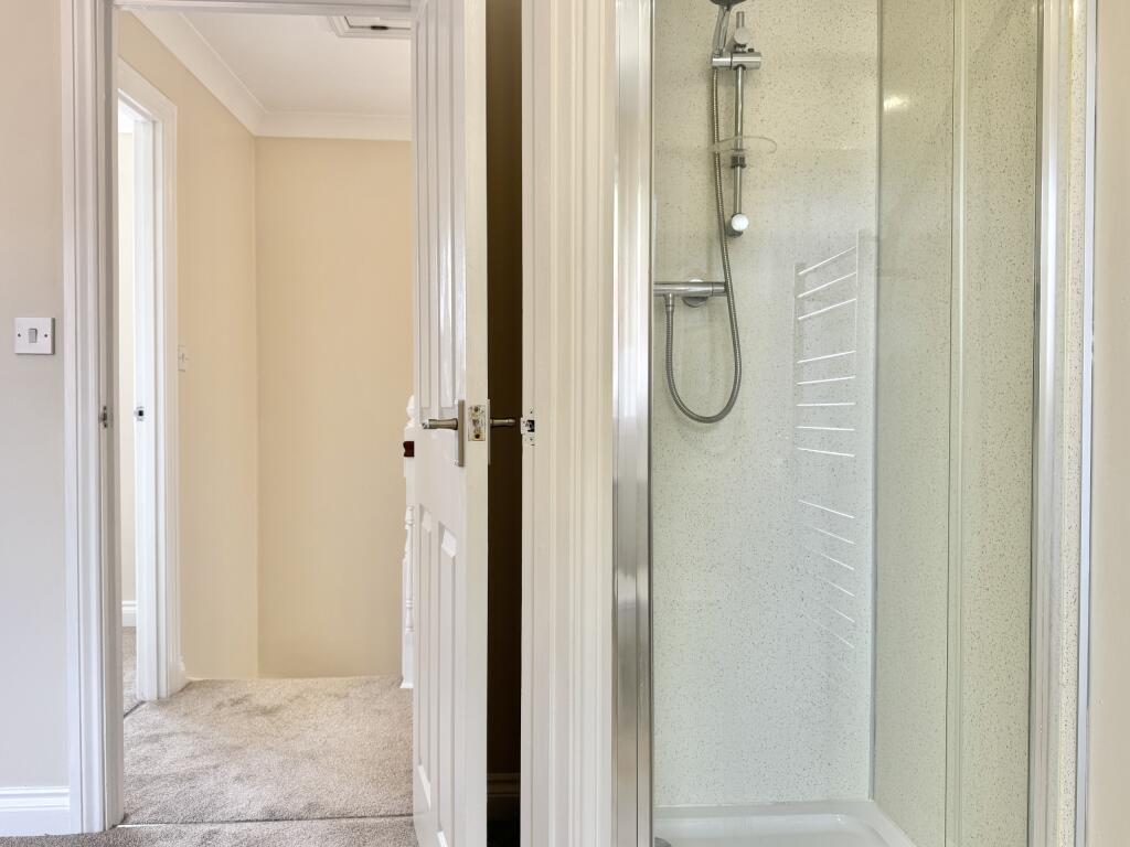 Ensuite to Bedroom One