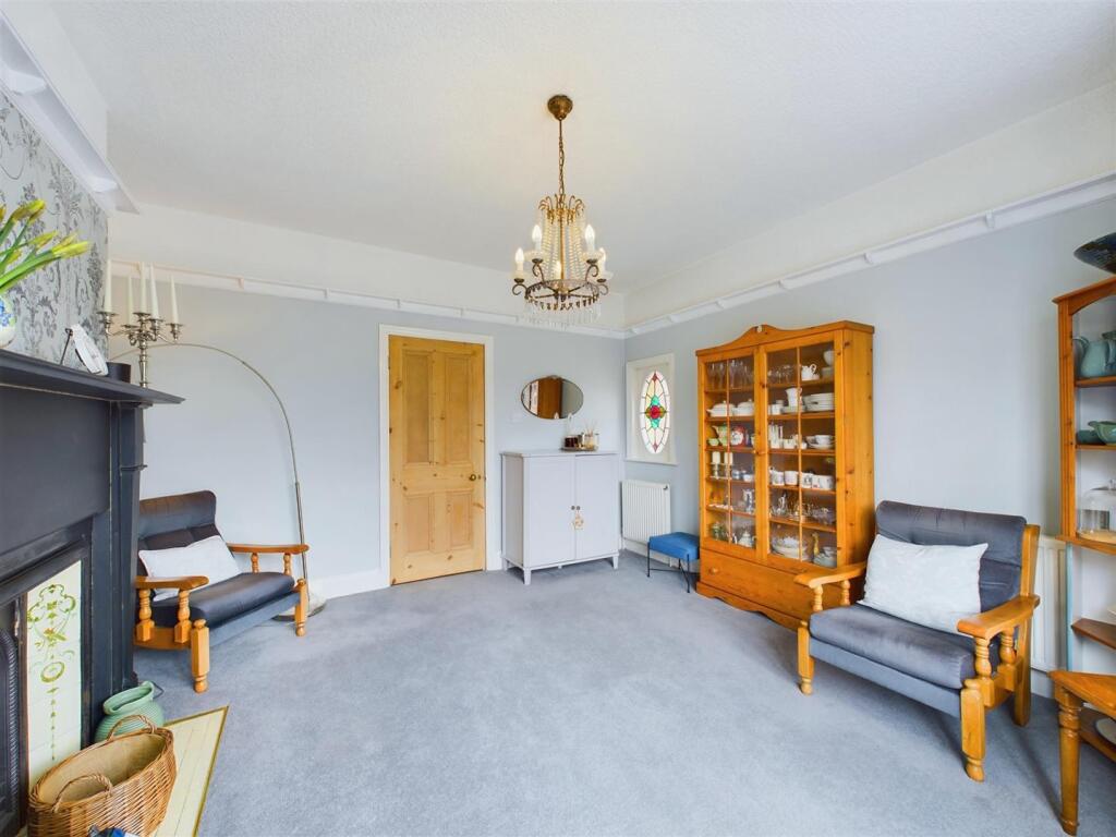 Sitting room: