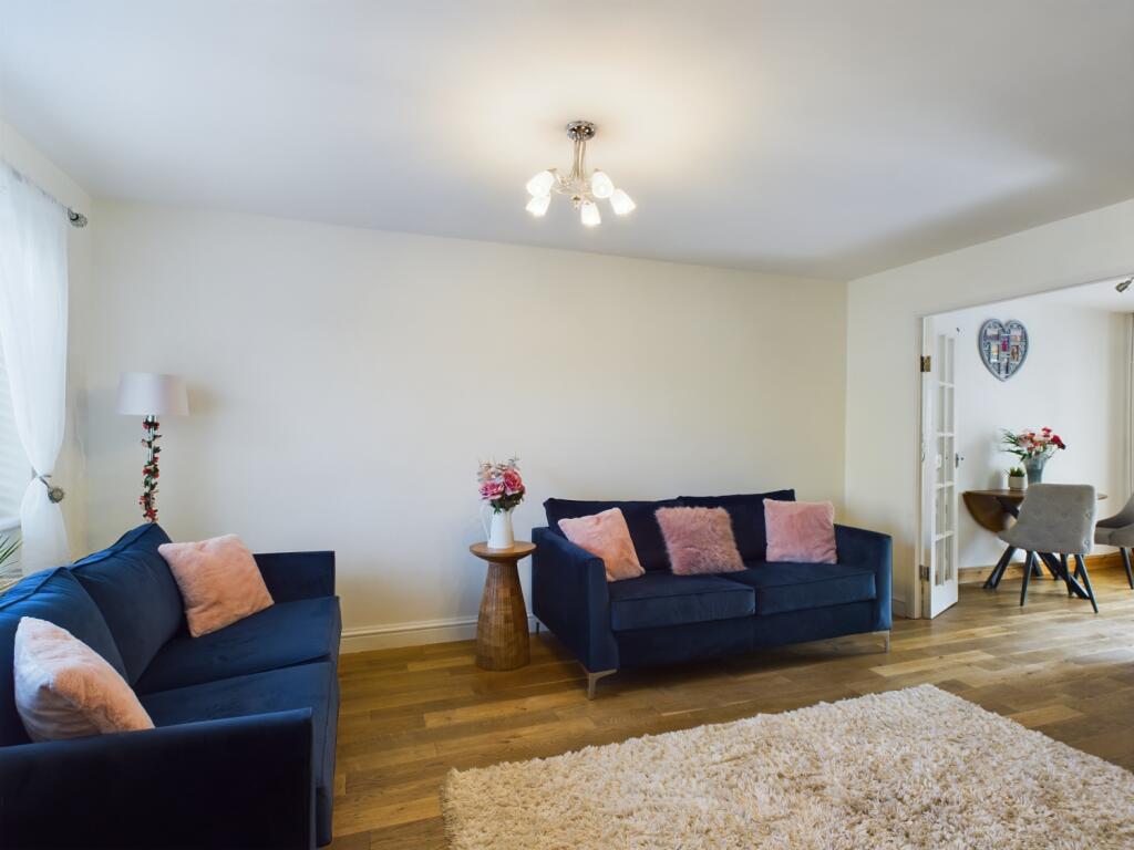 CAM02023G0-PR0077-STILL001