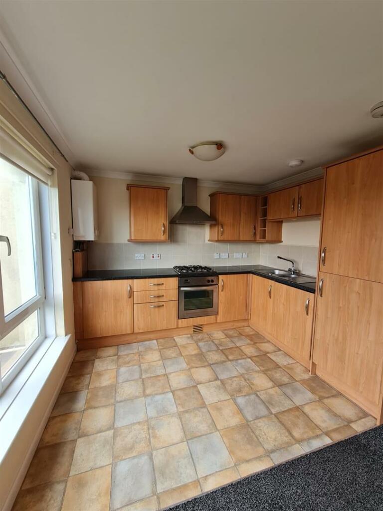 24 Harbour Point Kitchen.jpg