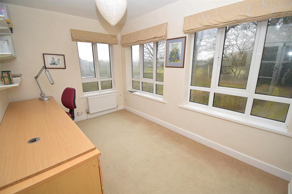 MAIN BEDROOM PART 2.JPG