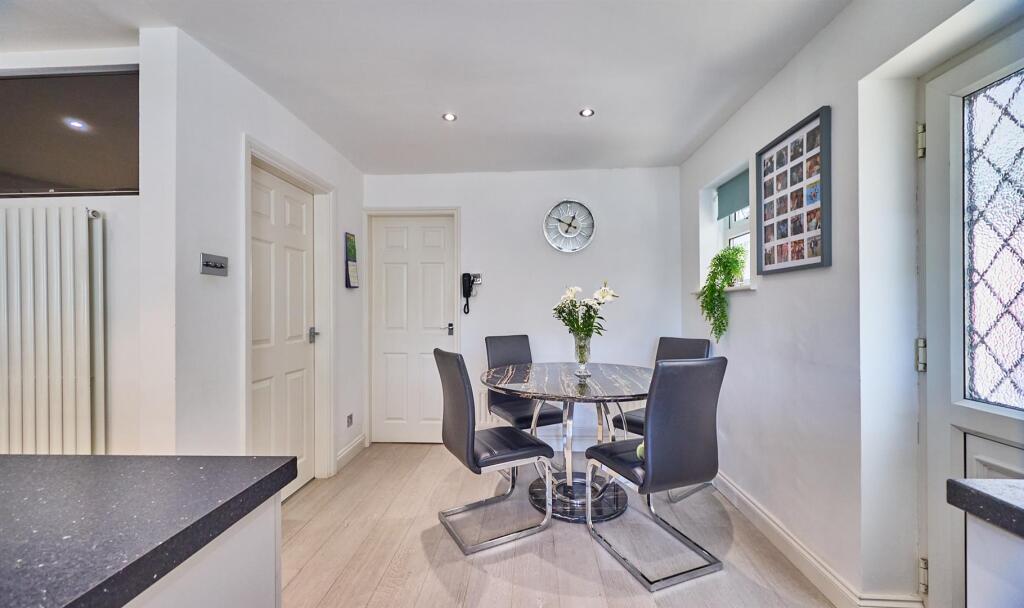 Bearsden Crescent 14.jpg