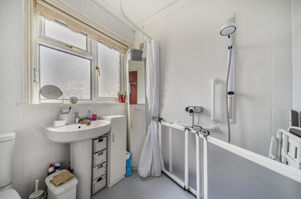 1365304-3-68ee1eb...