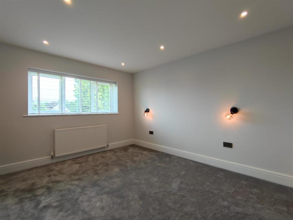 Master Bedroom Aspect 2