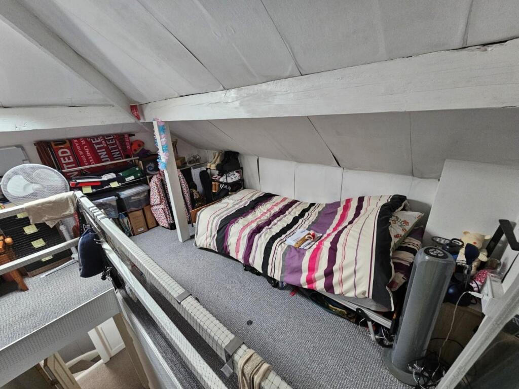 LOFT ROOM