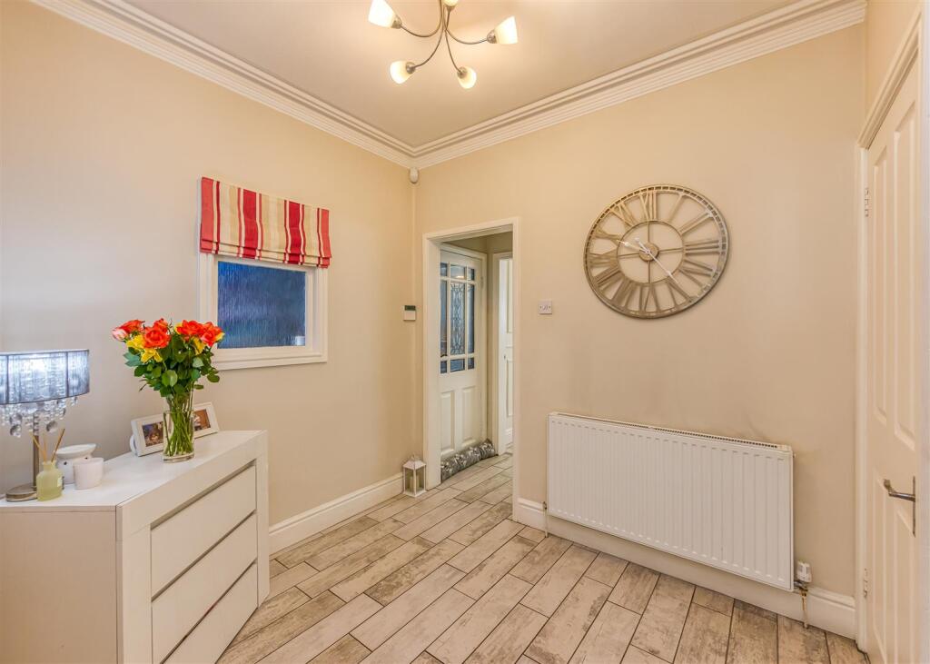 21 Zoar Street-Hall.jpg