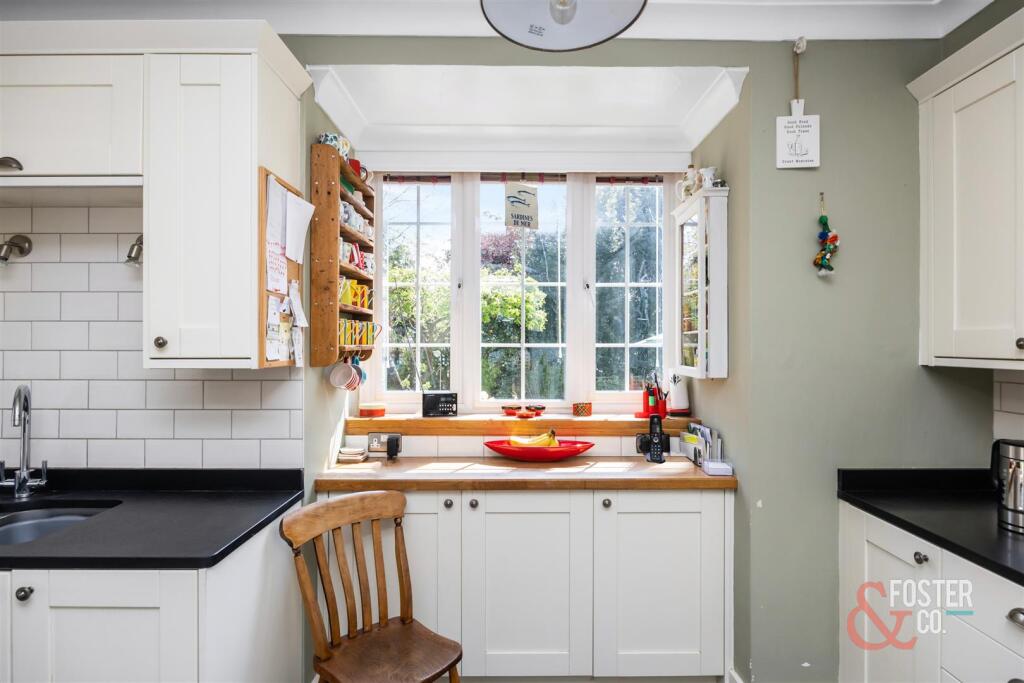 Surrenden Crescent 32-023.jpg