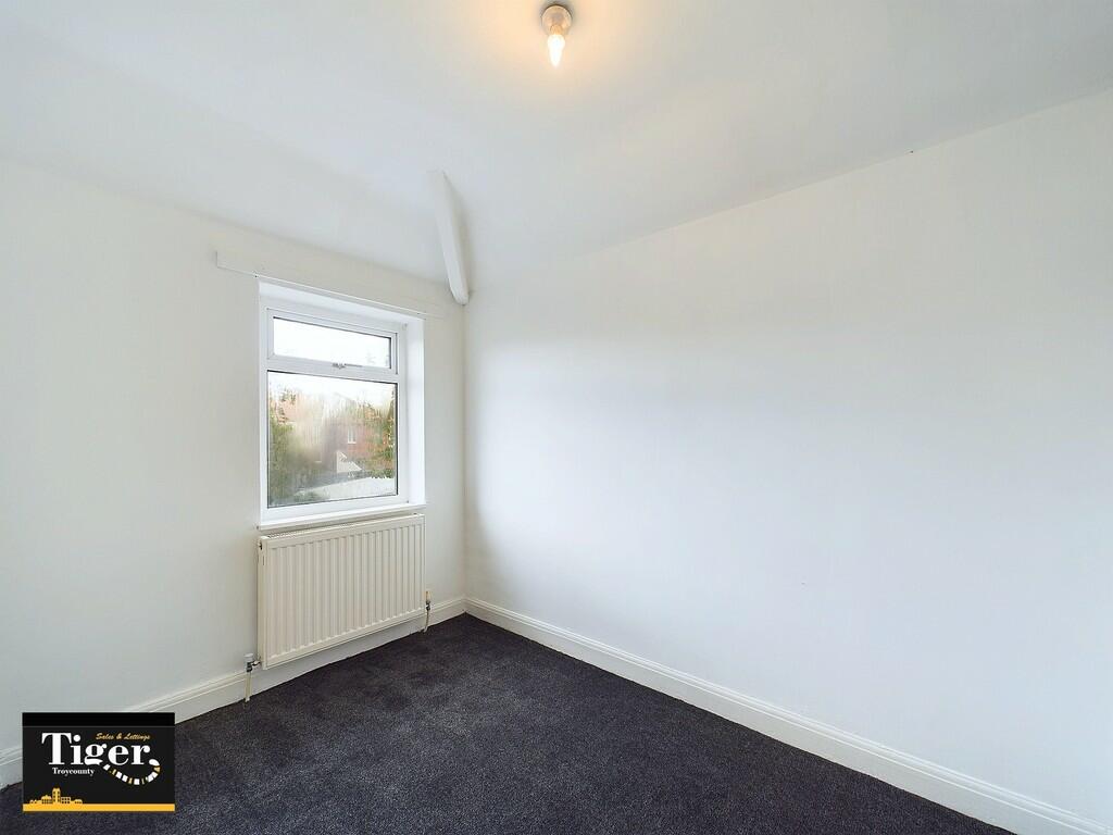 CAM02176G0-PR0352...