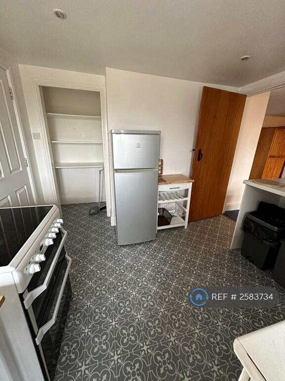 Incs Fridge / Freezer