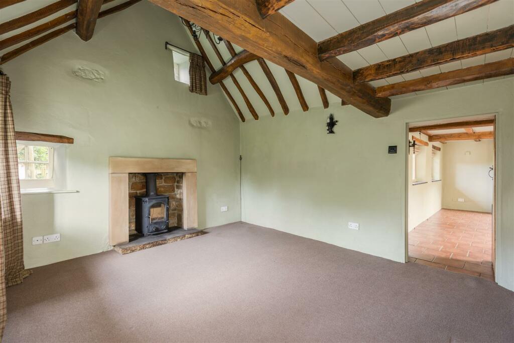 Black Eagle Cottage Sitting Room-1.jpg