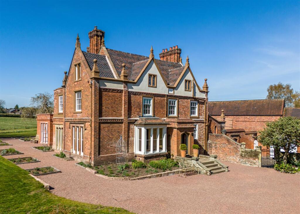 Old Manor House-APR25-Drone-21.jpg