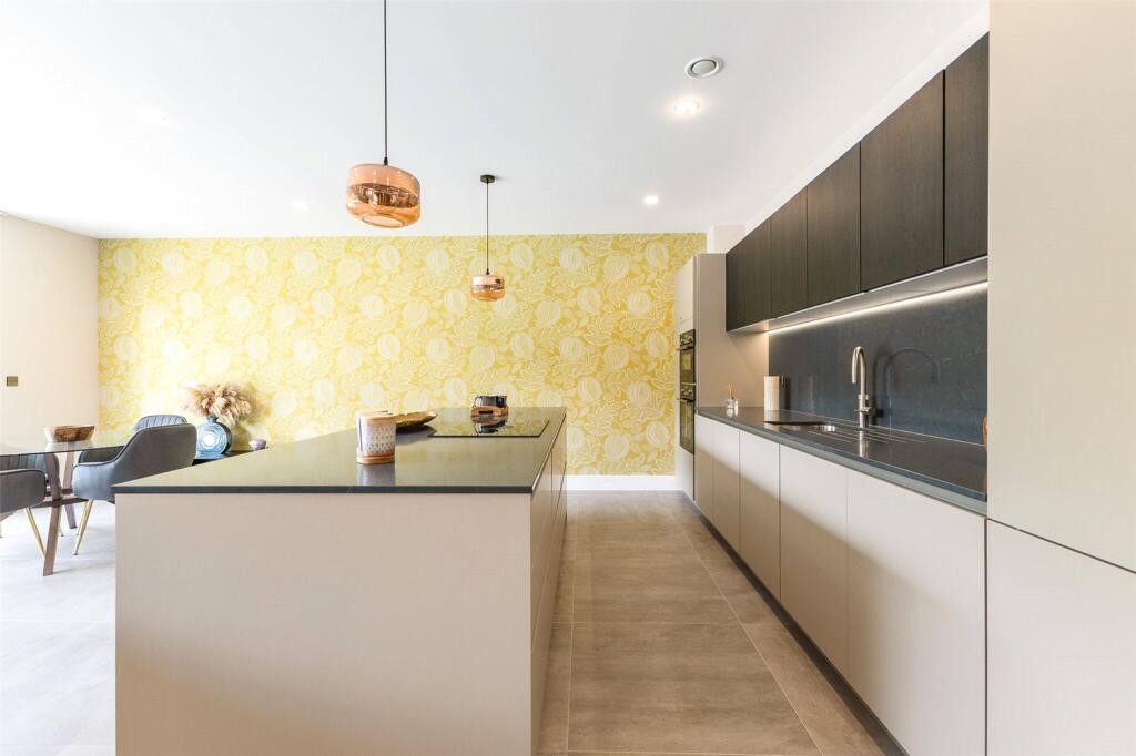Show Apartment