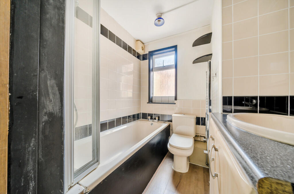 1296906-18-682b3c...