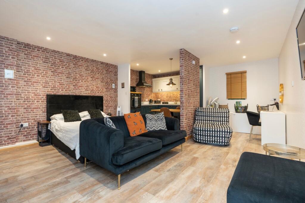 Beautiful open plan annexe