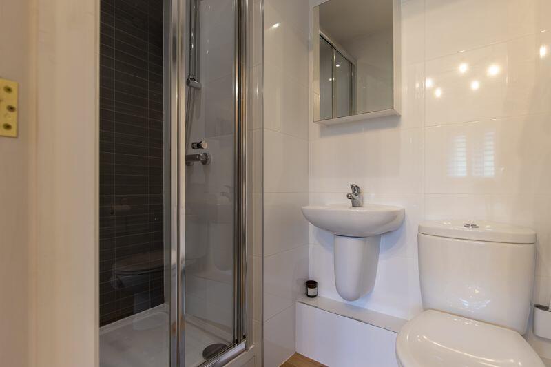 En-suite Shower