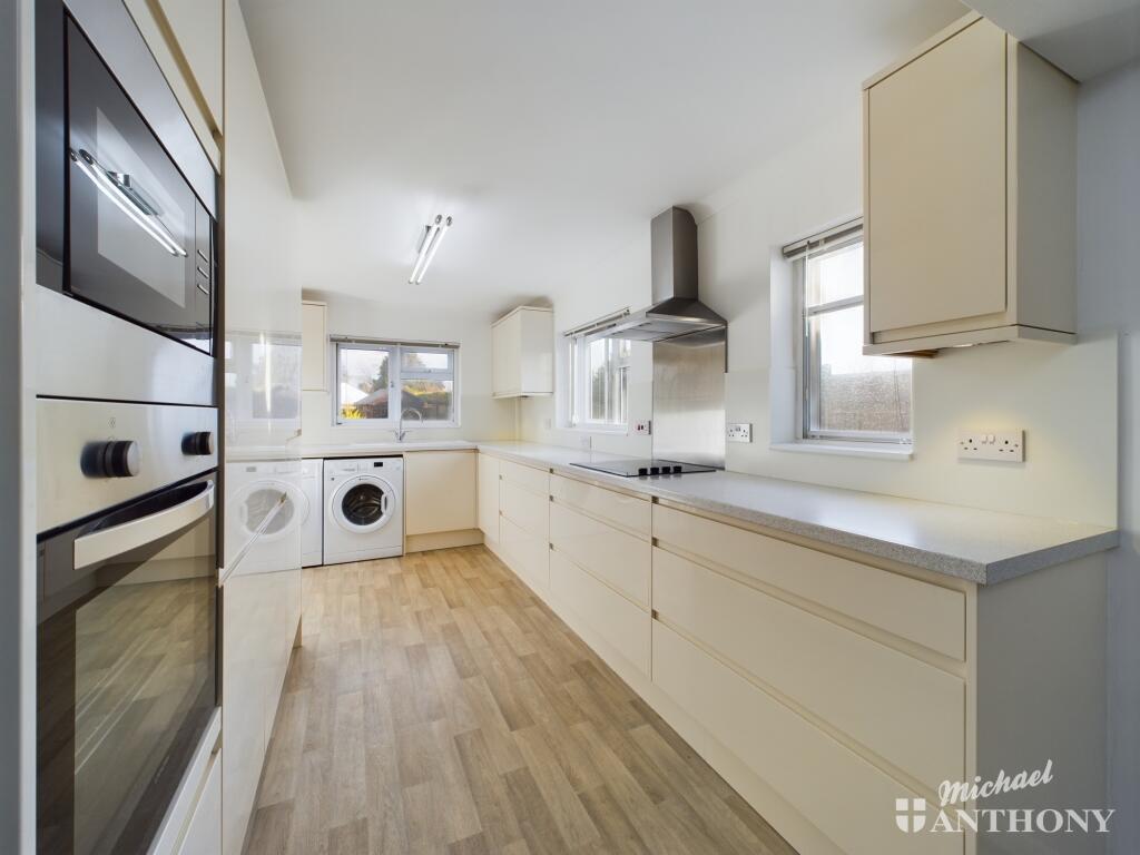 CAM02773G0-PR0237-STILL005