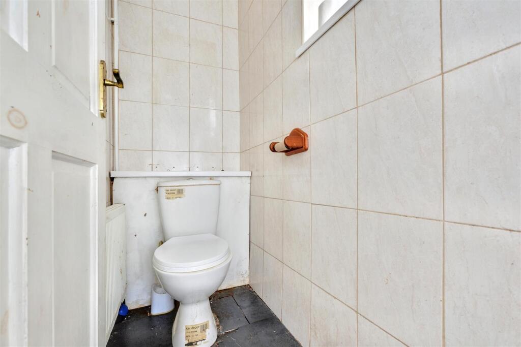 Downstairs WC.jpeg