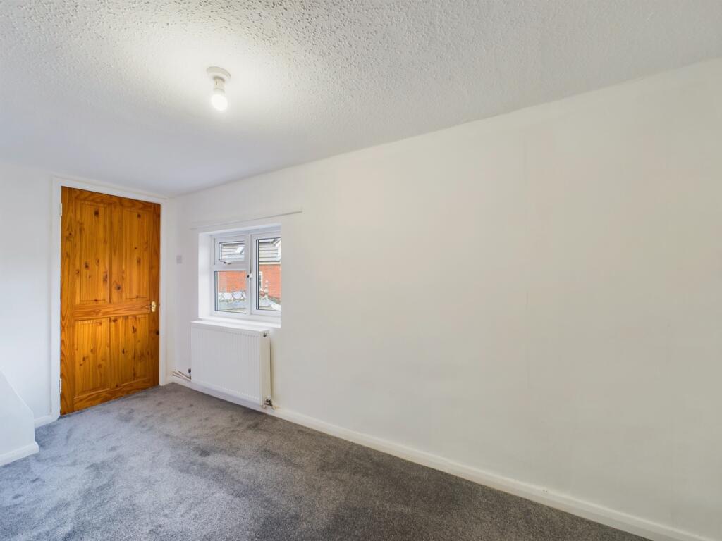 CAM01909G0-PR0285-STILL003