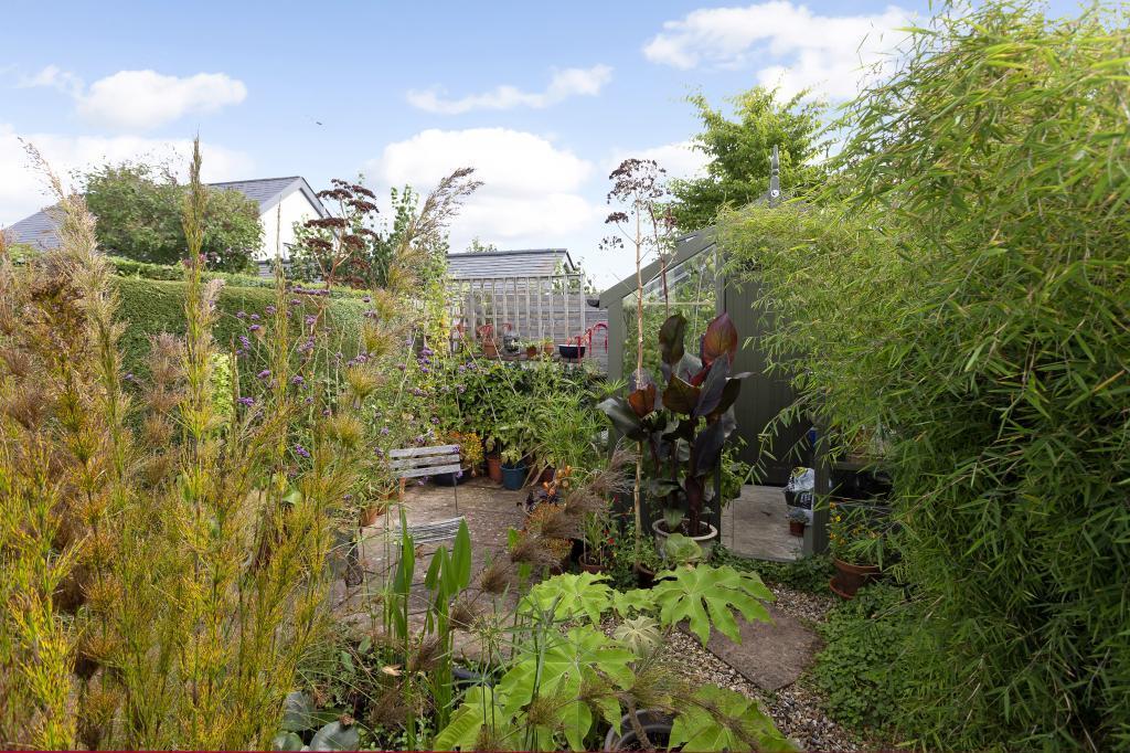 71 Copt Elm Road 306088 (24).jpg