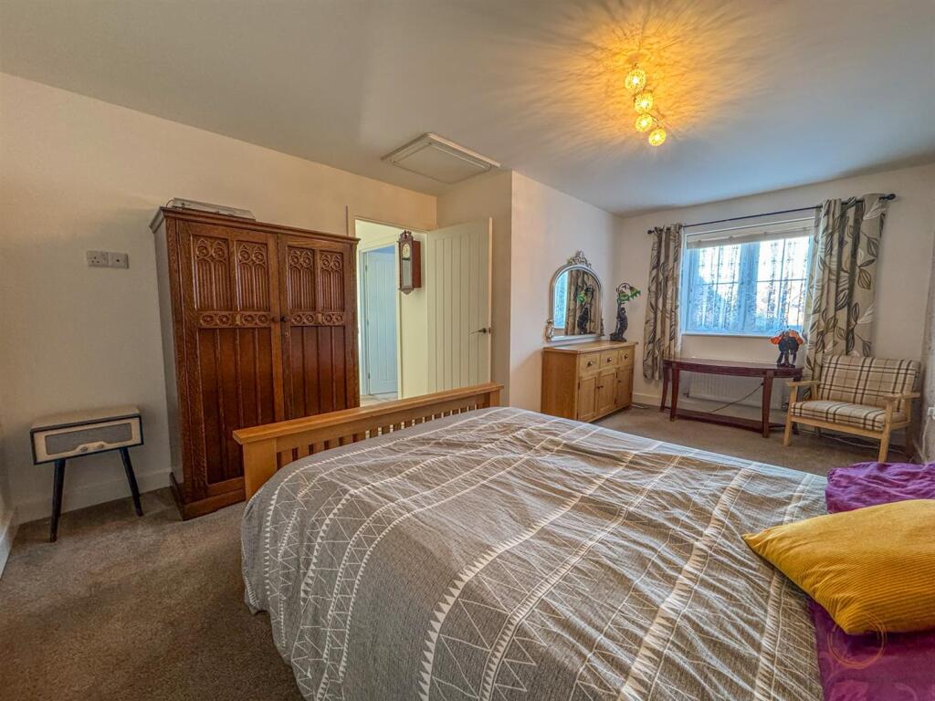 1 willow court-02.jpg